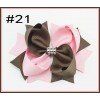 Color-blended bow hairpin for girls ,featuring a diamond-encrusted chain and woven ribbon with a bow. Color-blended bow hairpin for girls ,featuring a diamond-encrusted chain and woven ribbon with a bow.